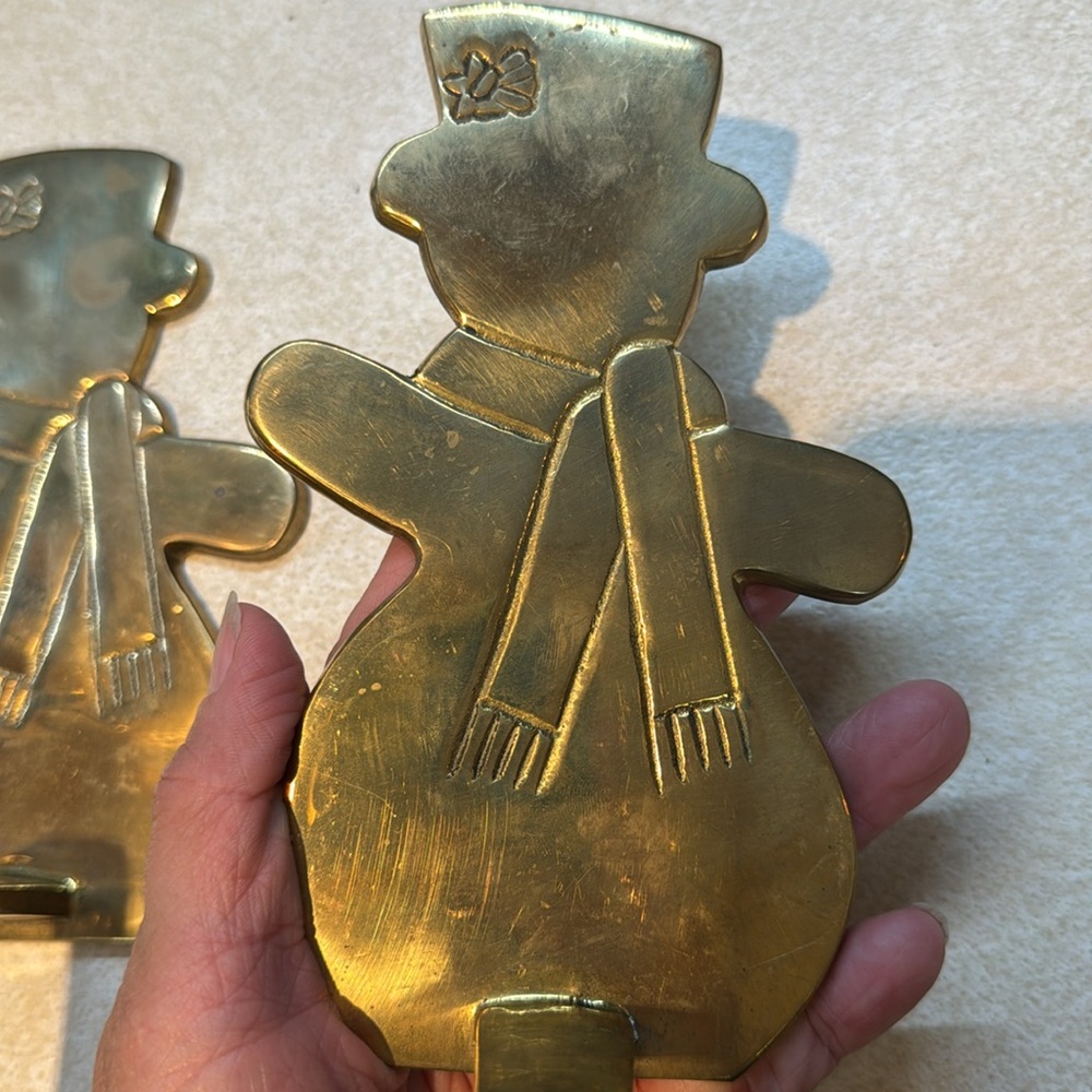 2 Hosley Brass Snowman Stocking holders - Picture 5 of 5
